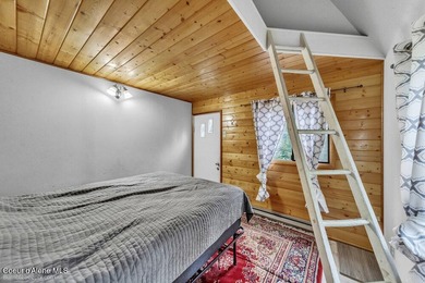 Welcome to The Shamrock, a charming lakeside retreat tucked into - photo 33