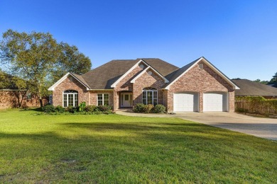 Lairds Lake Home For Sale in Hattiesburg Mississippi