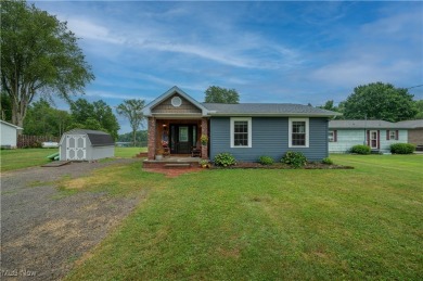 Lake Home ActiveUnderContr in North Benton, Ohio