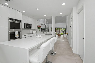 Welcome to Thornhill Village an intimate boutique community of - photo 1