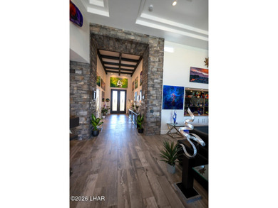 This stunning recently built single-family home in Lake Havasu - photo 4
