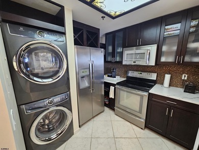 This beautifully appointed studio residence offers approximately