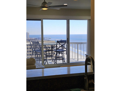 This beautifully appointed studio residence offers approximately