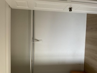 Fantastic Private Third (Top Floor- with Elevator) Golfridge - photo 22