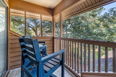 Welcome to this beautifully updated top-floor end-unit 1-bedroom - photo 24