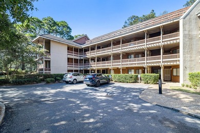 Welcome to this beautifully updated top-floor end-unit 1-bedroom - photo 29