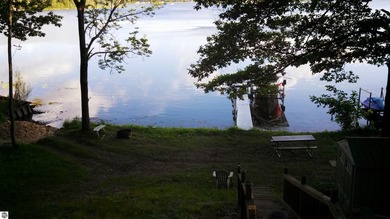 Escape to the beauty of Stylus Lake with this charming three - photo 32
