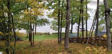 Escape to the beauty of Stylus Lake with this charming three - photo 33