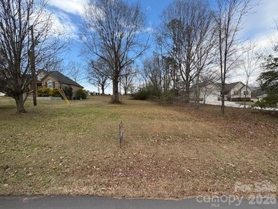 Moss Lake/Kings Mountain Reservoir Lot Sale Pending in Kings Mountain North Carolina