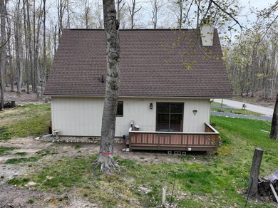 Well-maintained and stylish 2 bedroom, 3 bath home situated on a - photo 6