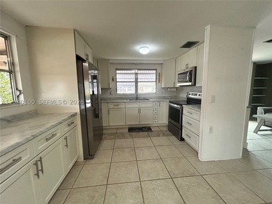 BEAUTIFUL HOME IN PARK CITY READY FOR IMMEDIATE OCCUPANCY. YOUR - photo 3