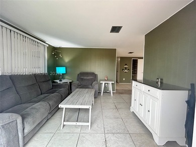 BEAUTIFUL HOME IN PARK CITY READY FOR IMMEDIATE OCCUPANCY. YOUR - photo 4