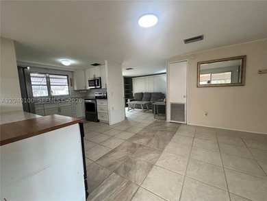 BEAUTIFUL HOME IN PARK CITY READY FOR IMMEDIATE OCCUPANCY. YOUR - photo 6