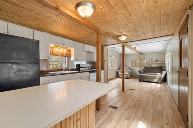 Great income-producing opportunity! This 3-bedroom, 1-bath home - photo 4