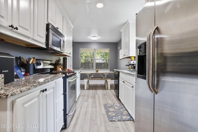 Beautiful and move-in ready 3 bedroom 2 bath brick home in Ocean - photo 15