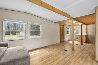 Great income-producing opportunity! This 3-bedroom, 1-bath home - photo 8