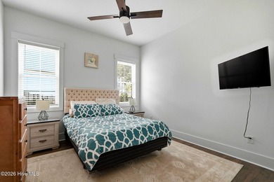 Welcome to the highly desirable Hollycrest neighborhood, where a - photo 24