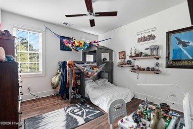 Welcome to the highly desirable Hollycrest neighborhood, where a - photo 33