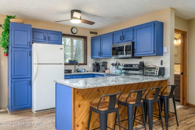Beautifully located just a short walk from the lake, restaurant - photo 3