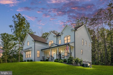A Home That Truly Has It All Welcome to this exceptional - photo 3