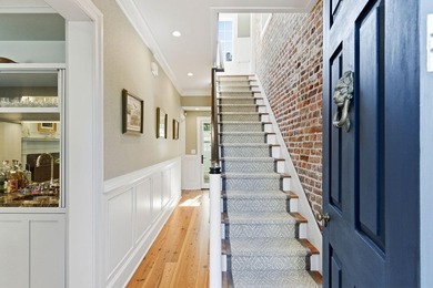 Tucked away on one of Charleston's most coveted hidden alleys, 4 - photo 11