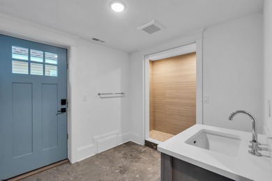 This stunning duplex, located in the desirable Ocean City, NJ