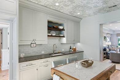 Tucked away on one of Charleston's most coveted hidden alleys, 4 - photo 21