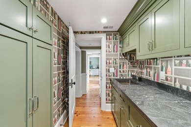 Tucked away on one of Charleston's most coveted hidden alleys, 4 - photo 27
