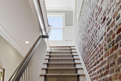 Tucked away on one of Charleston's most coveted hidden alleys, 4 - photo 31