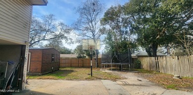 Spacious and full of potential-- a wonderful opportunity to make - photo 4