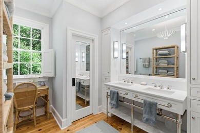 Tucked away on one of Charleston's most coveted hidden alleys, 4 - photo 37
