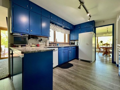 Experience refined living in this exquisite 3 bed, 3 bath stone - photo 7