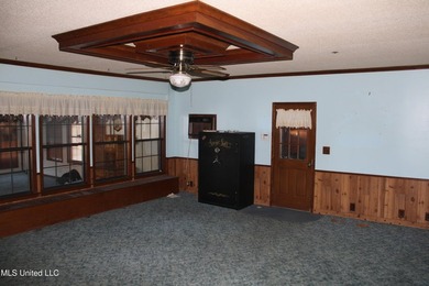 6,451 sf 3 bedroom, 3 bath home situated on 5.4 acres of land - photo 12