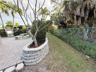 An exceptional opportunity to create your own private retreat in - photo 13