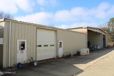 6,451 sf 3 bedroom, 3 bath home situated on 5.4 acres of land - photo 30