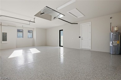 IMPROVED PRICE! - ready to move in Brand-New Luxury Home with - photo 33