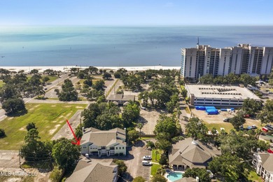 Welcome to this beautifully maintained 3 bedroom, 2 bath condo - photo 2