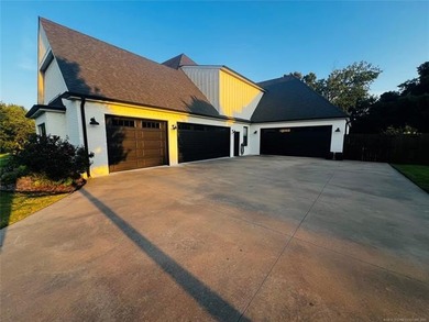 This stunning custom home built in 2019 offers exceptional - photo 3