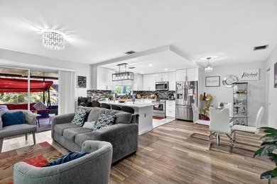 Amazing opportunity to own this spacious and beautifully updated - photo 7