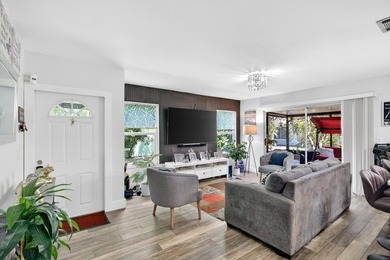 Amazing opportunity to own this spacious and beautifully updated - photo 9