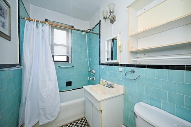 Welcome to this spacious 1-bedroom co-op in Forest Hills, Queens - photo 14