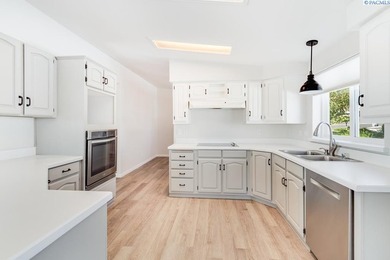 MLS# 294013 With INCREDIBLE river views and convenience to - photo 16