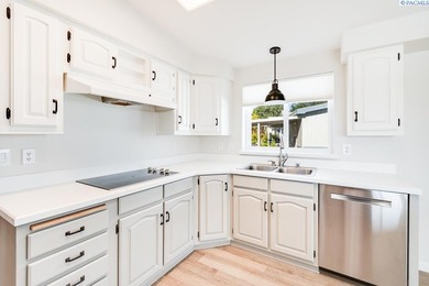 MLS# 294013 With INCREDIBLE river views and convenience to - photo 17
