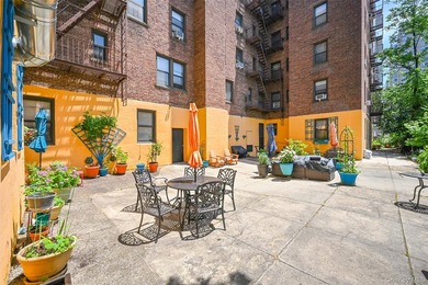 Welcome to this spacious 1-bedroom co-op in Forest Hills, Queens - photo 20