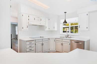 MLS# 294013 With INCREDIBLE river views and convenience to - photo 20