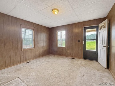 Welcome to this cozy and well-maintained 3-bedroom, 1-bath