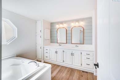 MLS# 294013 With INCREDIBLE river views and convenience to - photo 30