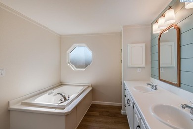 MLS# 294013 With INCREDIBLE river views and convenience to - photo 32