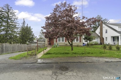 Welcome to 33 Colonial Road Unit 9, Stamford, CT 06906, with a - photo 38