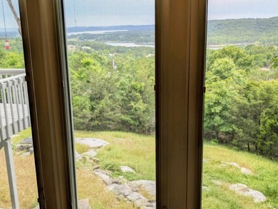 TABLE ROCK LAKE OUTSTANDING VIEWS from lovely 3BR/3BA home, 2 - photo 38